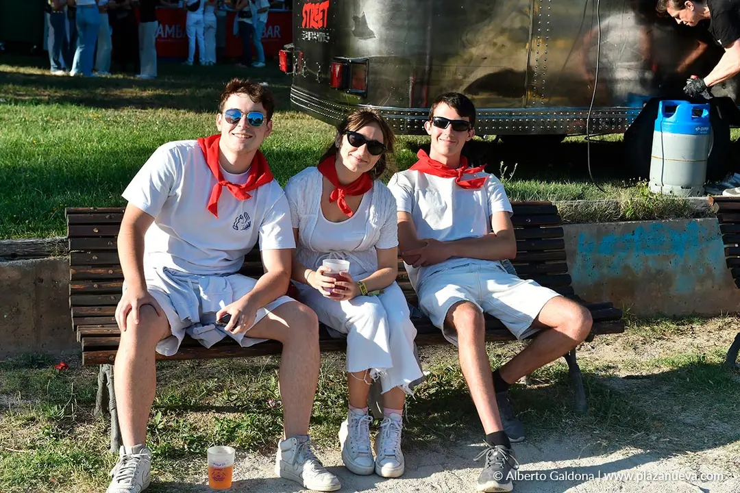 Fiesta joven con DJs en Tudela 2025 11