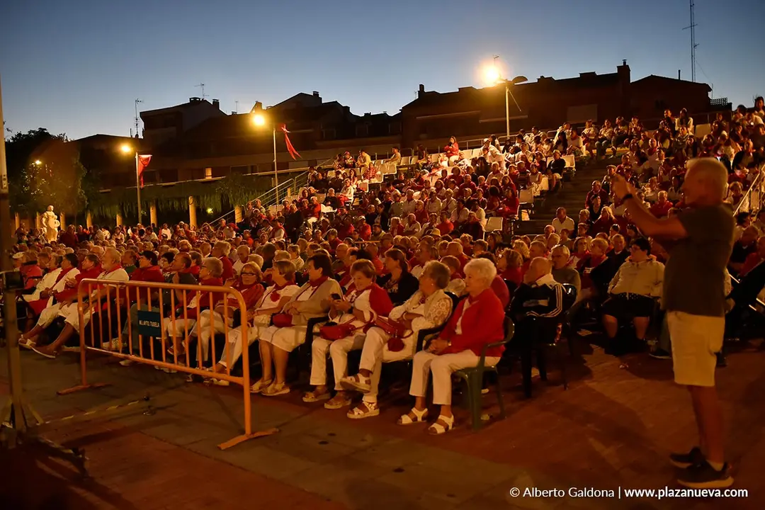 Mar&iacute;a Jes&uacute;s y su acorde&oacute;n en Tudela d&iacute;a 30 2025 2