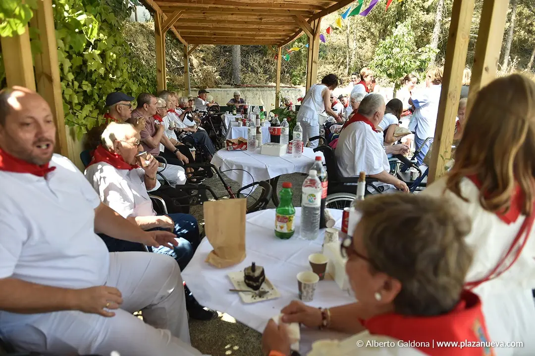 Fiestas de San Mart&iacute;n de Unx 2025   Cohete 65