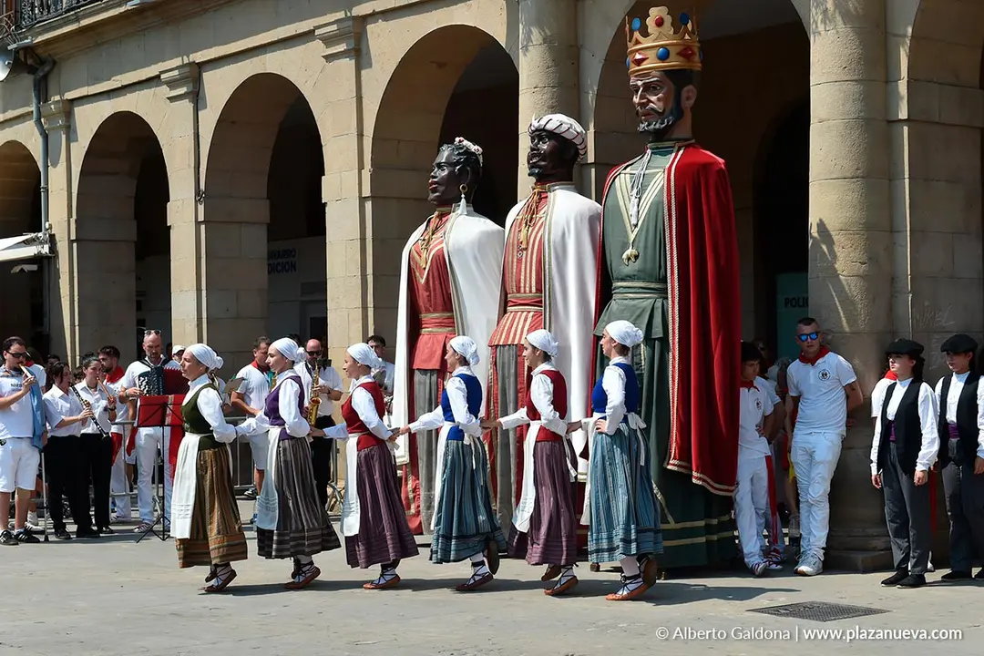 Fiestas de Tafalla 2025 Baile Gigantes 11