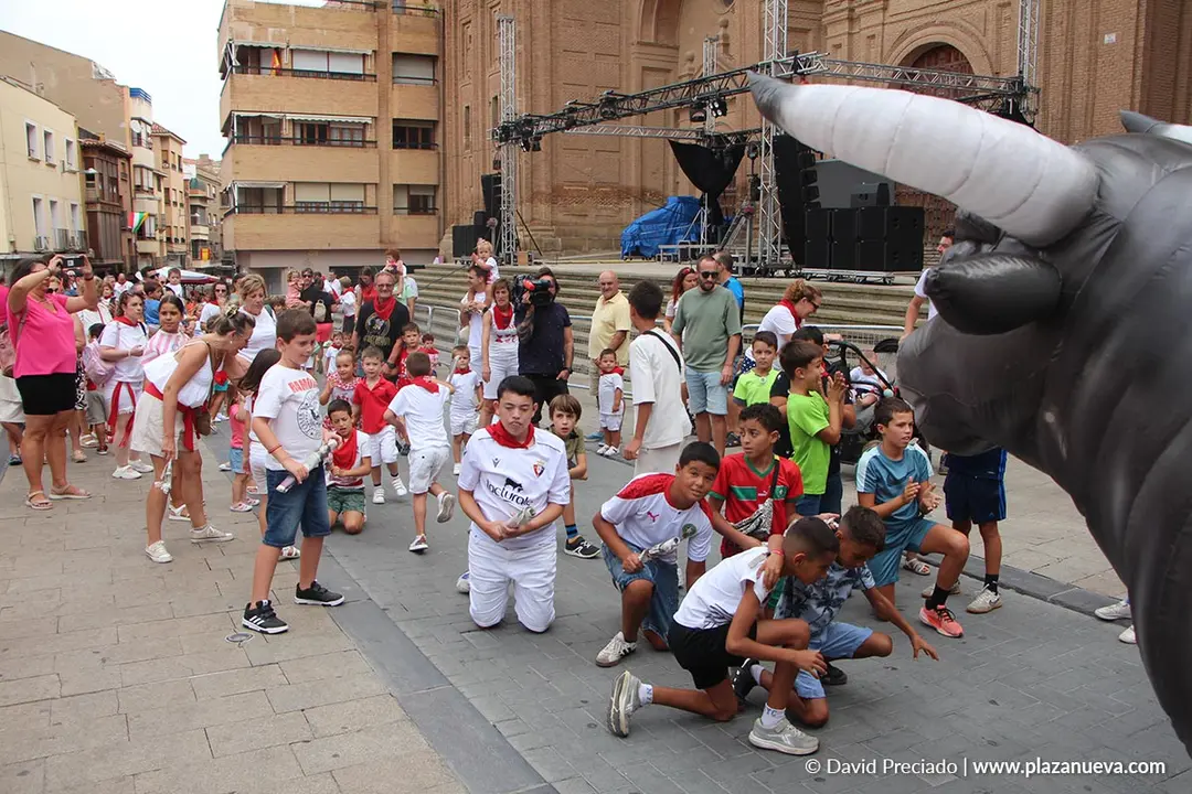Fiestas de Alfaro 2025 Encierro con toros hinchables