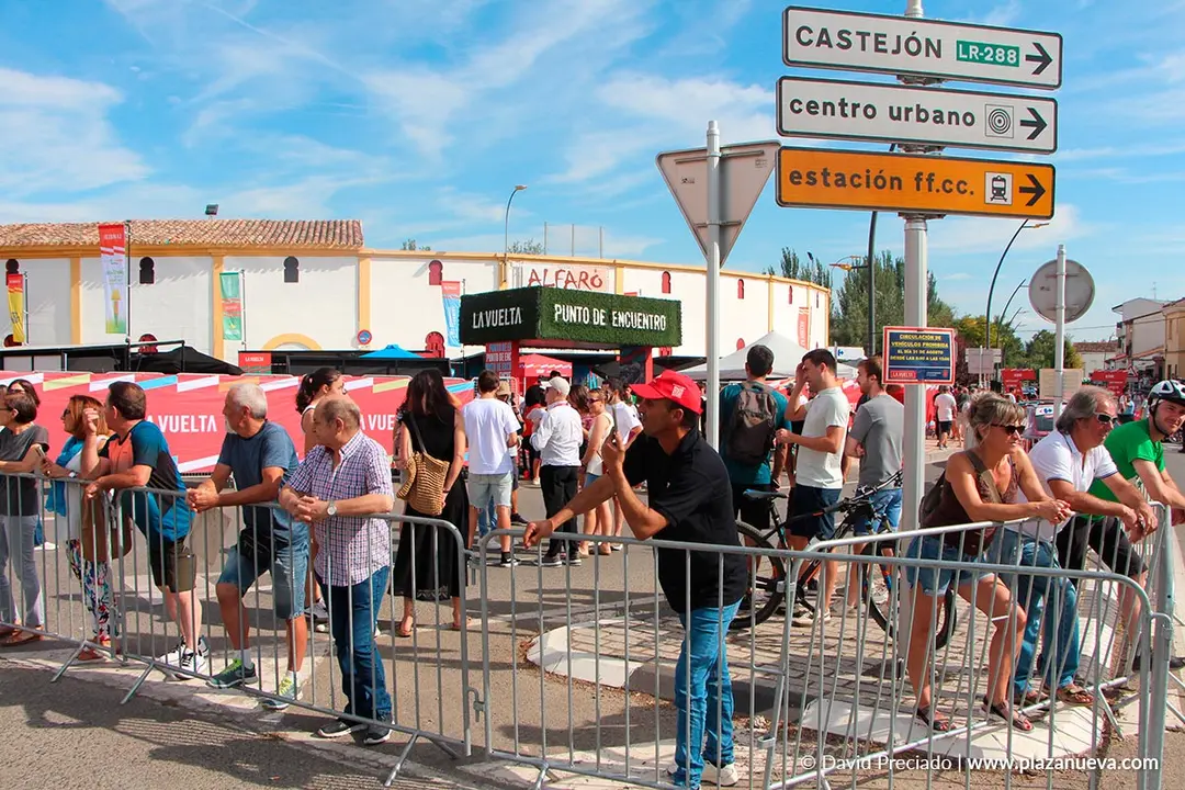 Salida de la etapa 9 de La Vuelta desde Alfaro 8