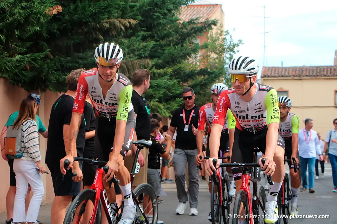 Salida de la etapa 9 de La Vuelta desde Alfaro 38