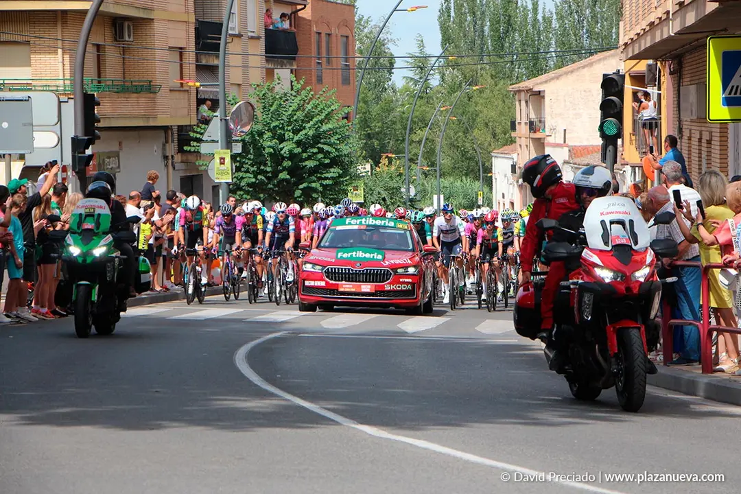 Salida de la etapa 9 de La Vuelta desde Alfaro 70