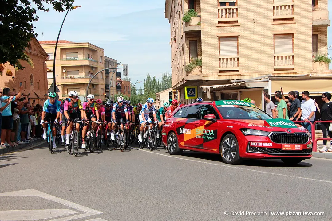 Salida de la etapa 9 de La Vuelta desde Alfaro 71