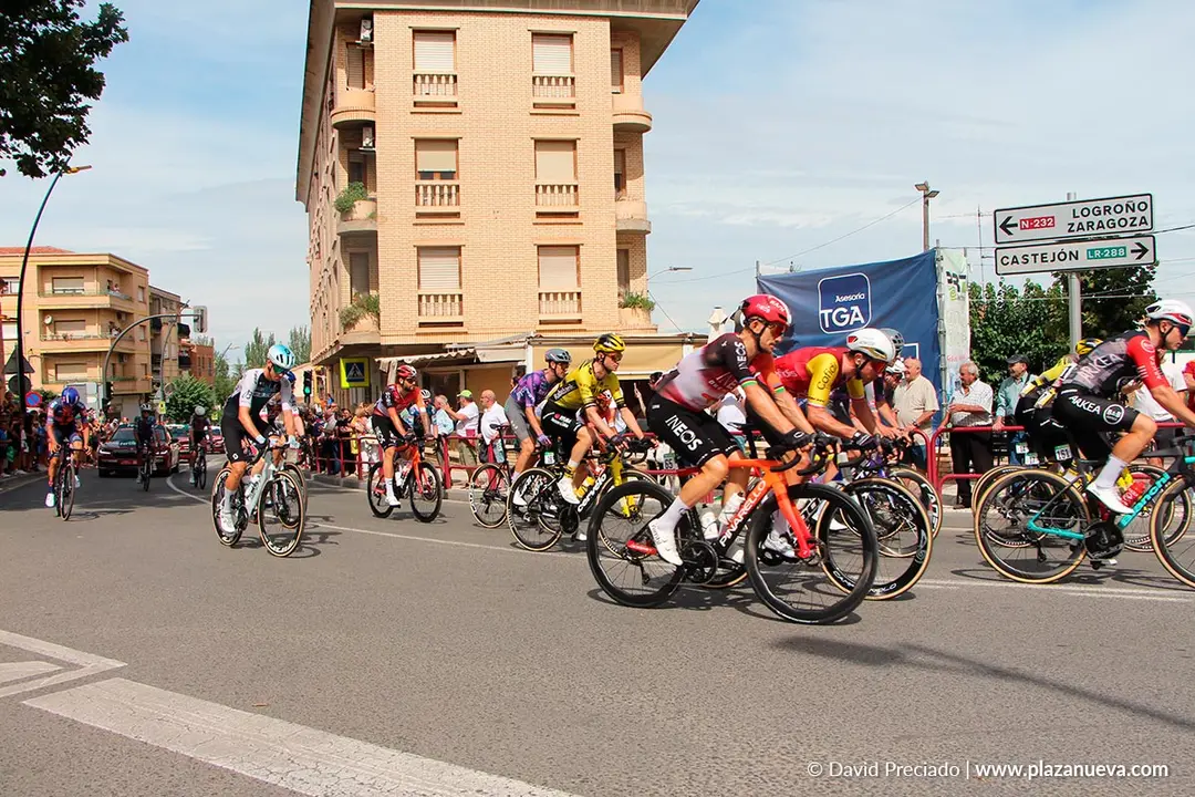 Salida de la etapa 9 de La Vuelta desde Alfaro 88