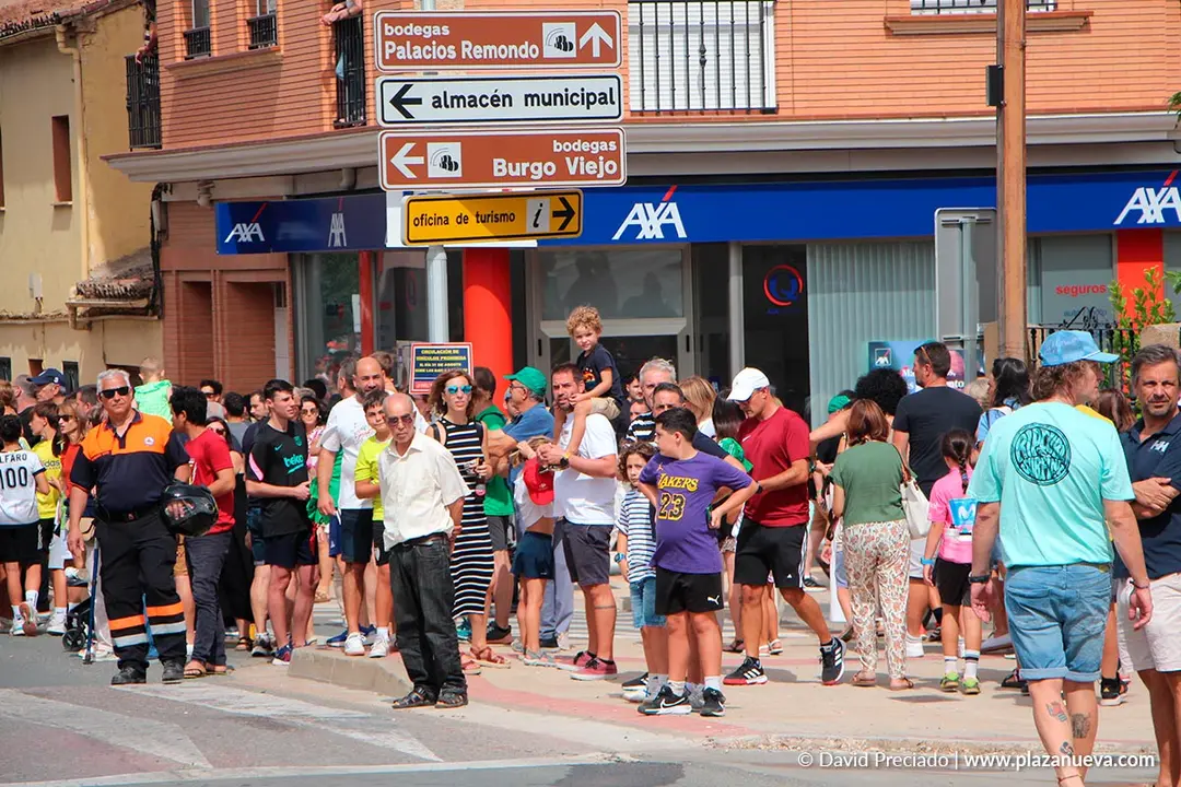 Salida de la etapa 9 de La Vuelta desde Alfaro 95