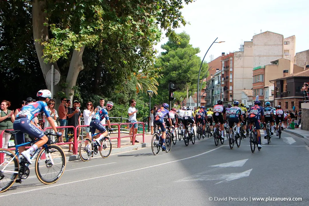 Salida de la etapa 9 de La Vuelta desde Alfaro 93