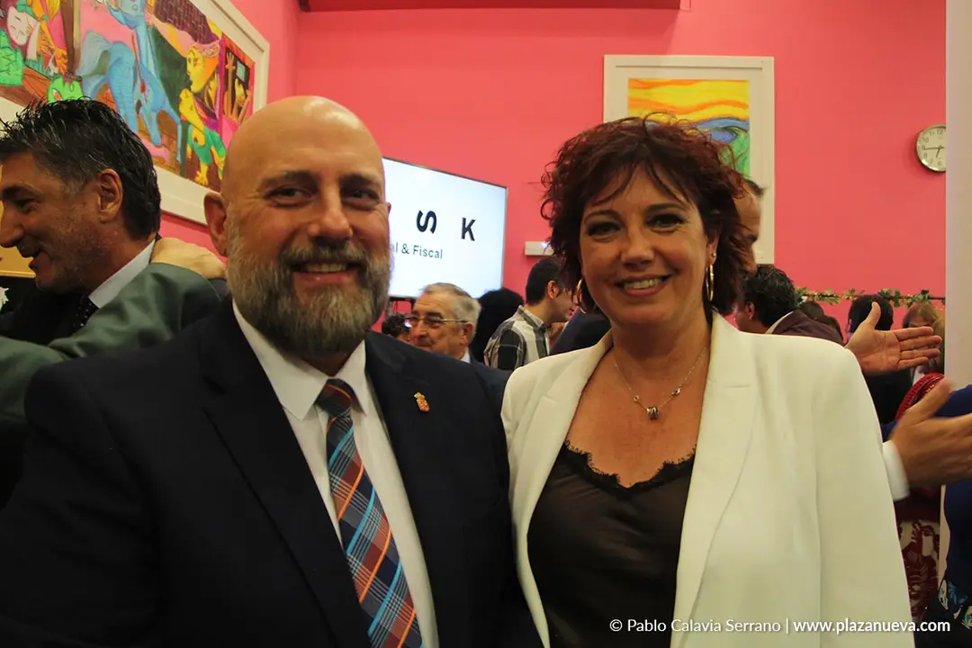 1 Jos&eacute; Luis Arasti (Consejero del Gobierno de Navarra) y Ainhoa Unzu (Portavoz del PSOE en el Gobierno de Navarra)