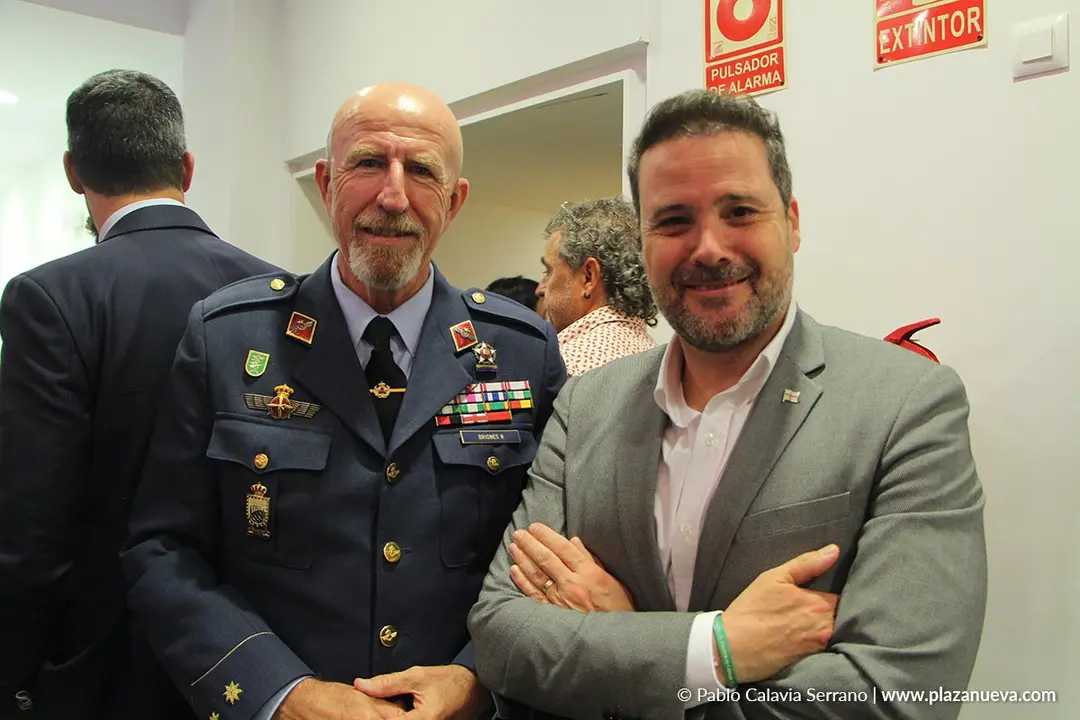14 Francisco Jos&eacute; Briones (Coronel del Ej&eacute;rcito del Aire y Delegado de Defensa en Navarra) y Alejandro Toquero (Alcalde de Tudela)
