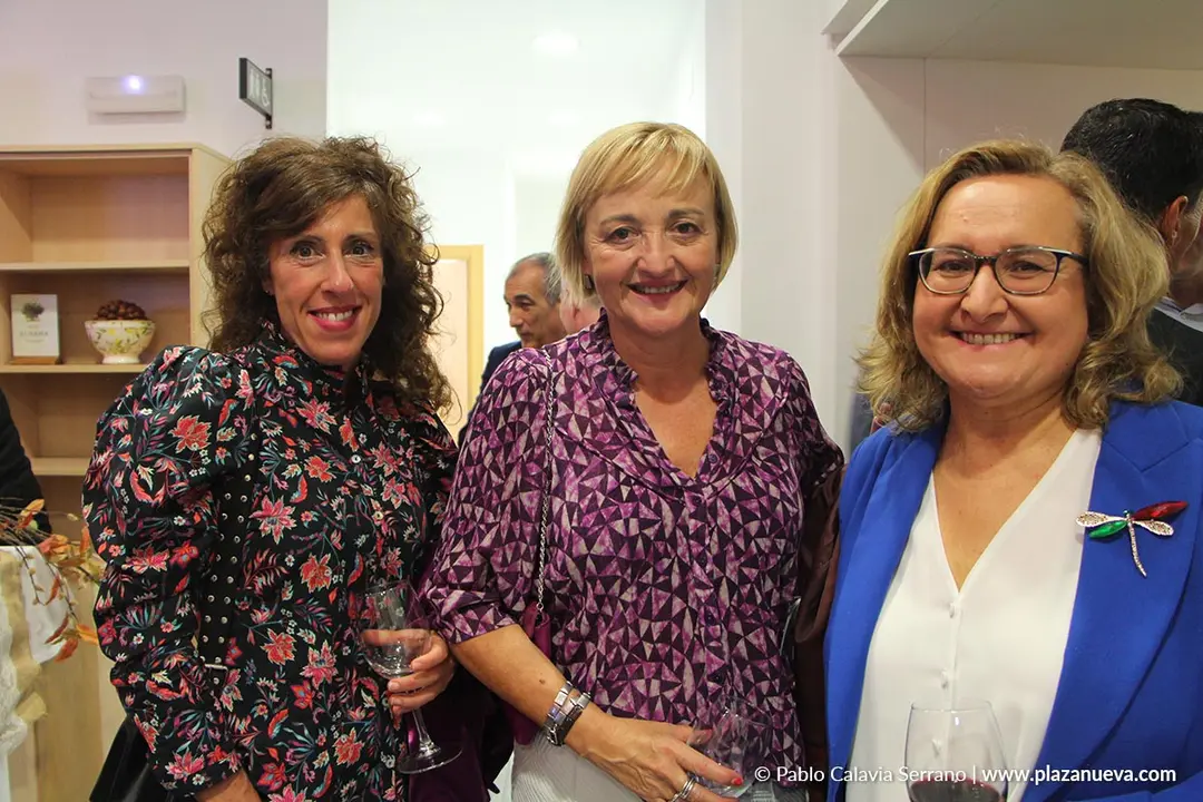 15 Marisa Jim&eacute;nez (Alcaldesa de Monteagudo), Esther Villanueva (Alcaldesa de Marcilla) y Mar&iacute;a Dab&aacute;n (Periodista)