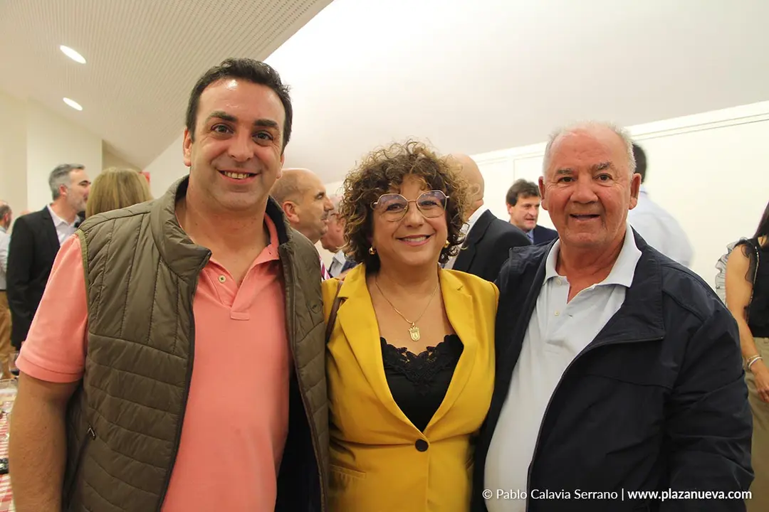 17 Carlos Bonel (Alcalde de Ablitas), M.&ordf; Carmen Segura (Alcaldesa de Villafranca) y Ramiro Arroyo (Concejal de Industria y Medio Ambiente de Ablitas)