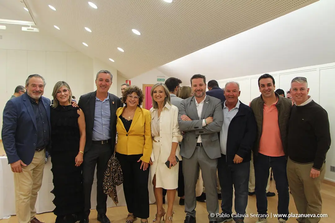 31 Jos&eacute; Mar&iacute;a Agramonte, Laura Sand&uacute;a, Jos&eacute; Luis Sanz, M.&ordf; Carmen Segura, Cristina Ibarrola, Alejandro Toquero, Ramiro Arroyo, Carlos Bonel y Fernando Ferrer