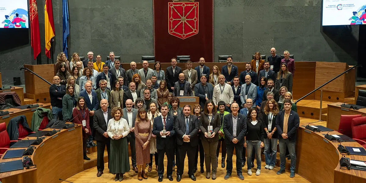 El Parlamento de Navarra celebr&oacute; un acto de reconocimiento al cooperativismo 4