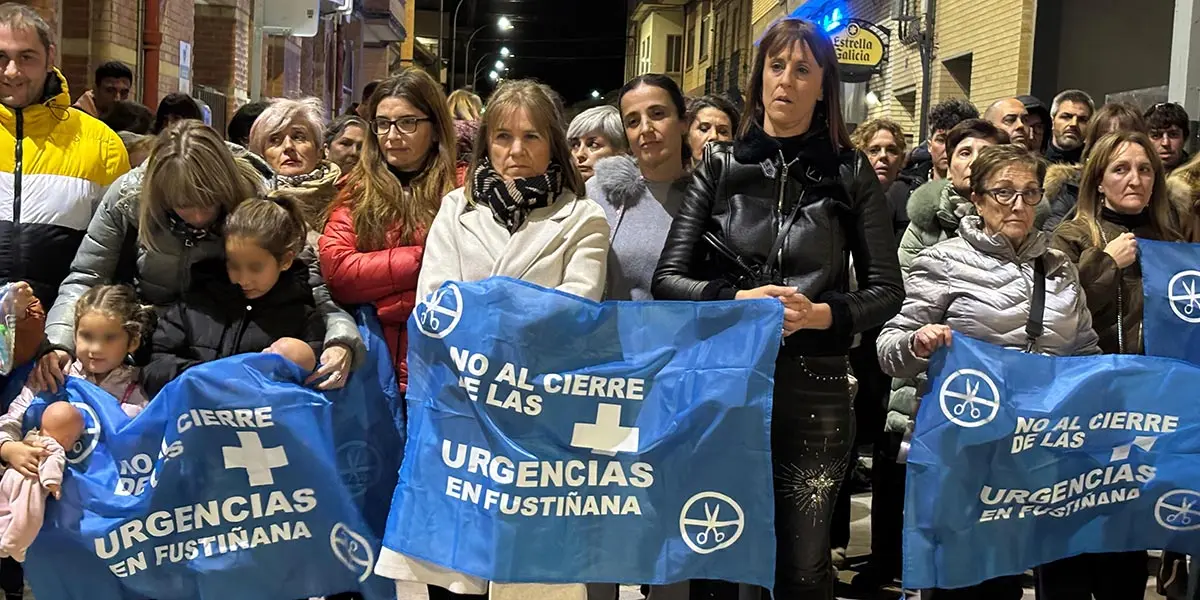 El Ayuntamiento de Fusti&ntilde;ana califica de &eacute;xito la protesta contra el cierre de urgencias rurales y reitera su petici&oacute;n de reuni&oacute;n al consejero de Salud para explicar las consecuencias del recorte