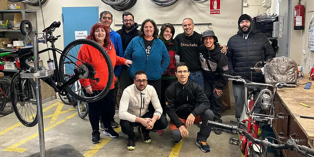 Taller de reparaci&oacute;n de bicicletas de Recicleta Ribera