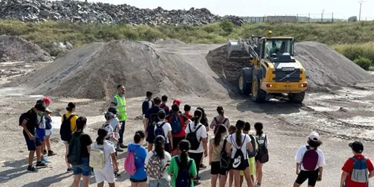 Alumnos de Cabanillas visitan las instalaciones de PVT