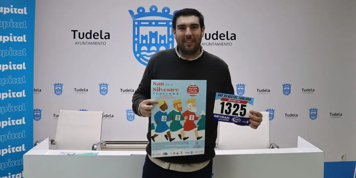 El concejal de deportes del Ayuntamiento de Tudela, Mart&iacute;n L&oacute;pez Villacast&iacute;n, presenta las novedades de la San Silvestre 2025