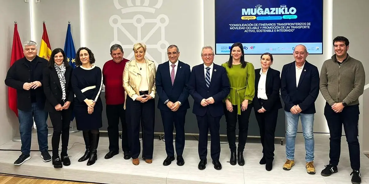 Autoridades presentes en el encuentro mantenido hoy en torno al proyecto europeo Mugaziklo