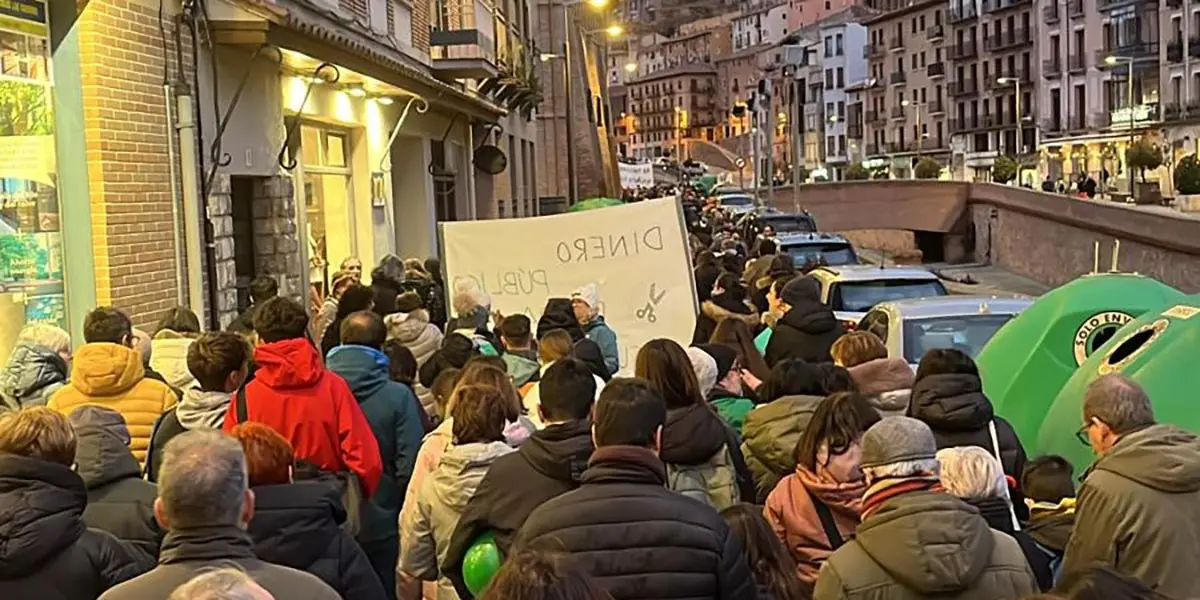 Tarazona sali&oacute; a la calle por la educaci&oacute;n p&uacute;blica 2