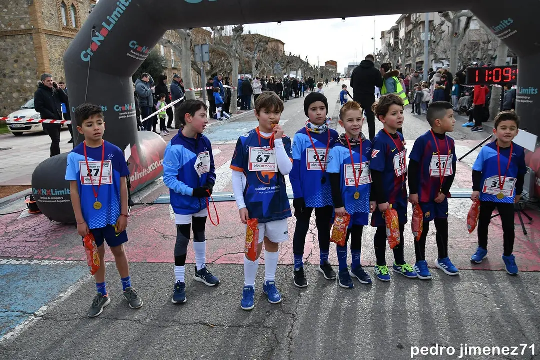 Virgen de la Paz Cintru&eacute;nigo 2026 Cross infantiles 1