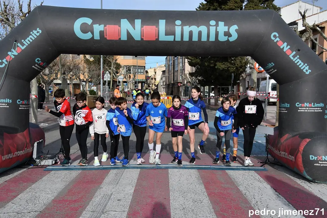 Virgen de la Paz Cintru&eacute;nigo 2026 Cross infantiles 4