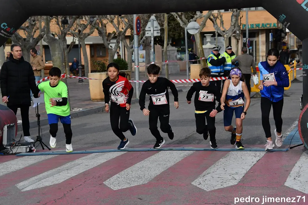 Virgen de la Paz Cintru&eacute;nigo 2026 Cross infantiles 5