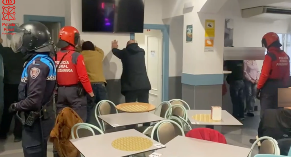 En la inspecci&oacute;n participaron 16 agentes de la Brigada de Prevenci&oacute;n y Atenci&oacute;n Ciudadana de la Comisar&iacute;a de Tudela y de la Polic&iacute;a Local, con el apoyo del Grupo de Gu&iacute;as Caninos de Polic&iacute;a Foral