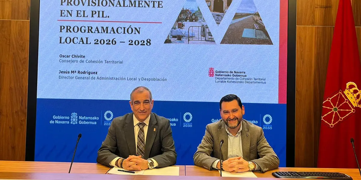 El Consejero de Cohesi&oacute;n Territorial, &Oacute;scar Chivite Cornago y el Director general de Administraci&oacute;n Local y Despoblaci&oacute;n, Jes&uacute;s Mar&iacute;a Rodr&iacute;guez G&oacute;mez