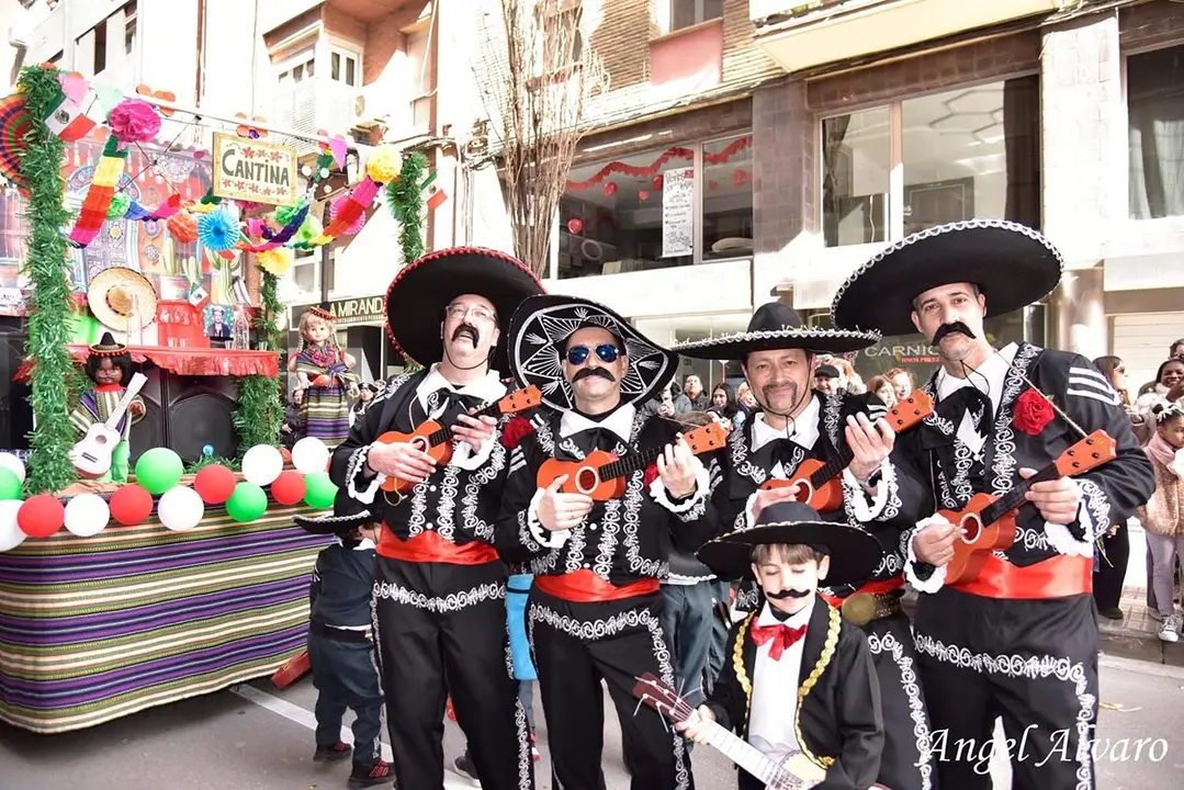 Mejor disfraz colectivo a partir de 30pax Apyma Anunciata FESD 3