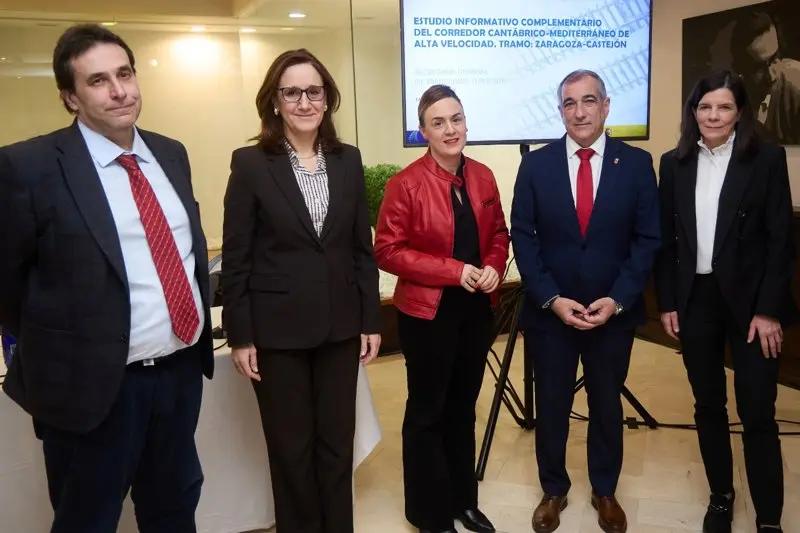 Imagen del acto de presentaci&oacute;n del estudio informativo que propone la implantaci&oacute;n de la estaci&oacute;n de alta velocidad de viajeros en la ubicaci&oacute;n de la actual estaci&oacute;n de Tudela