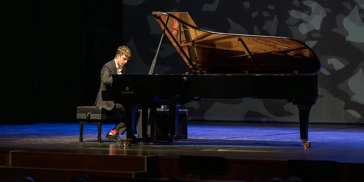 Concierto ben&eacute;fico del pianista Nicol&aacute;s P&eacute;rez Nievas en el Teatro Gaztambide