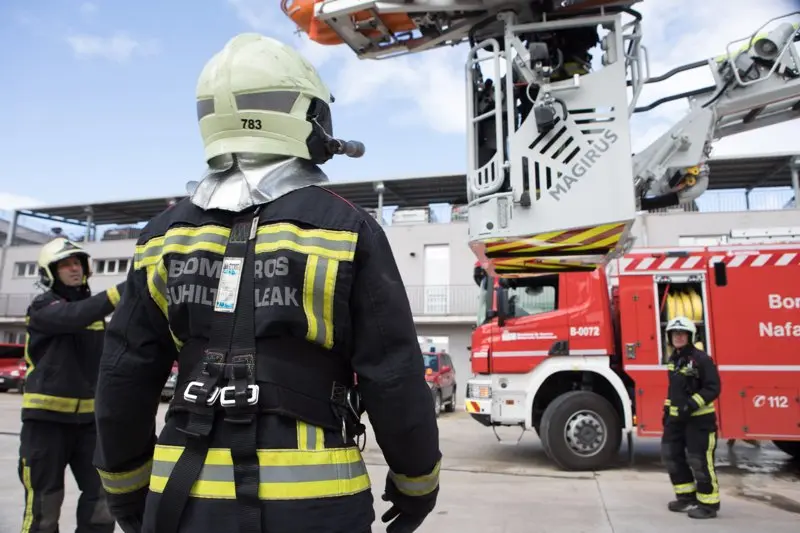 Homenajeados los ocho bomberos y una auxiliar jubilados o fallecidos en 2018. Han presidido el acto la consejera Mar&iacute;a Jos&eacute; Beaumont, el director general de Interior, Agust&iacute;n Gastaminza, y el director del Servicio de Bomberos de Navarra, Javier Bayona.