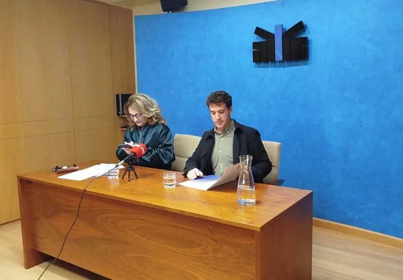 El presidente de la FNMC, Xabier Alcuaz, y Susana Castanera, miembro de la Ejecutiva de la Federaci&oacute;n y del Grupo Motor contra la despoblaci&oacute;n