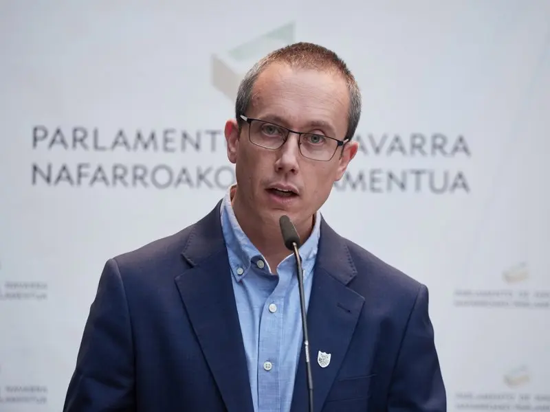 Archivo - El parlamentario de EH Bildu Mikel Zabaleta.
