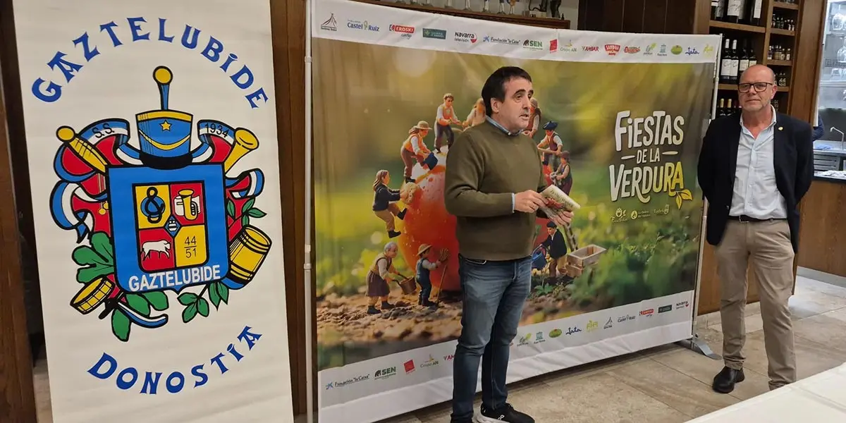 Juan Manuel Garmendia y Celes Sebasti&aacute;n en la presentaci&oacute;n de las Fiestas de la Verdura 2026 en la Sociedad Gastron&oacute;mica Gaztelubide de San Sebasti&aacute;n