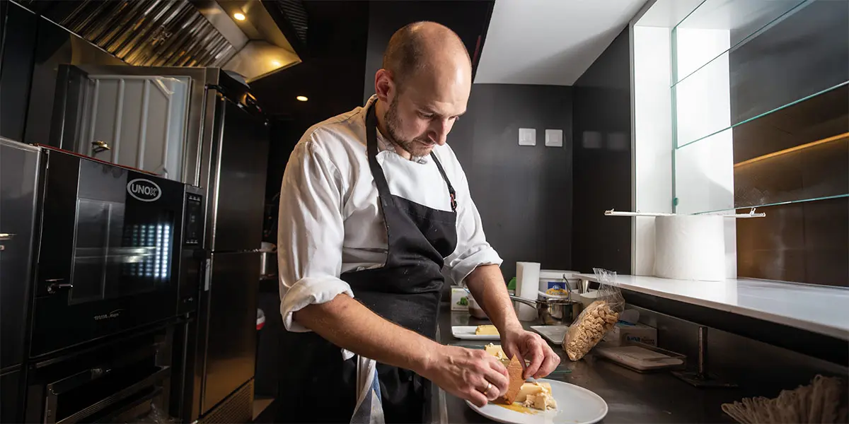 El restaurante de Crist&oacute;bal Castillo ha revalidado su Bib Gourmand de la Gu&iacute;a Michelin