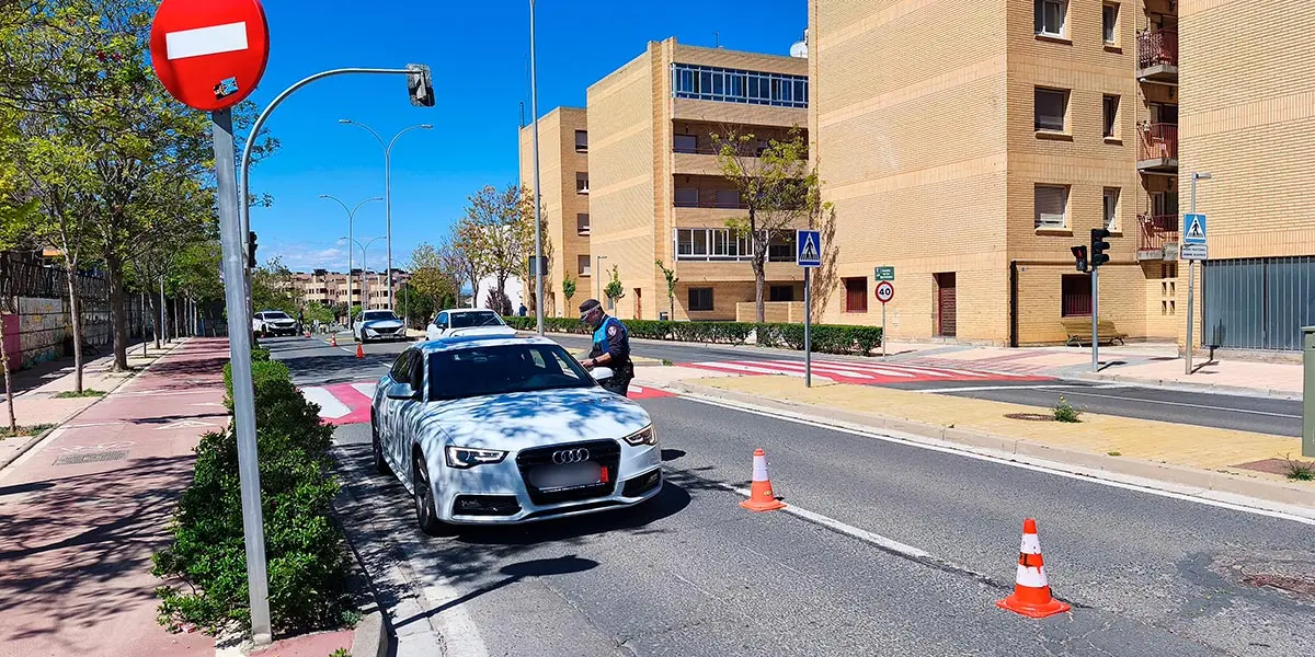 Control de documentaci&oacute;n realizado por la Polic&iacute;a Local de Tudela en la avenida Merindades durante la jornada del 15 de abril