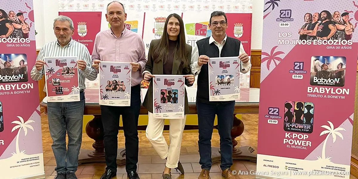 Jos&eacute; Yanguas Jim&eacute;nez, Miguel Aguirre Yanguas, Vicky Molina Maestro y Manuel R&aacute;ndez Garbayo en la presentaci&oacute;n de esta ma&ntilde;ana