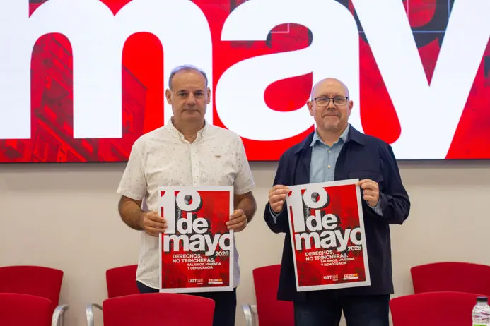 El secretario general de UGT Arag&oacute;n, Jos&eacute; Juan Arceiz, a la izquierda, y el de CCOO Arag&oacute;n, Manuel Pina, a la derecha, en la presentaci&oacute;n de las reivindicaciones del pr&oacute;ximo 1 de mayo.