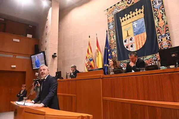 El candidato del PP a la Presidencia del Gobierno de Arag&oacute;n, Jorge Azc&oacute;n, durante el Pleno de las Cortes de Arag&oacute;n en el que ha revalidado el cargo, a 29 de abril de 2026, en Zaragoza, Arag&oacute;n (Espa&ntilde;a)