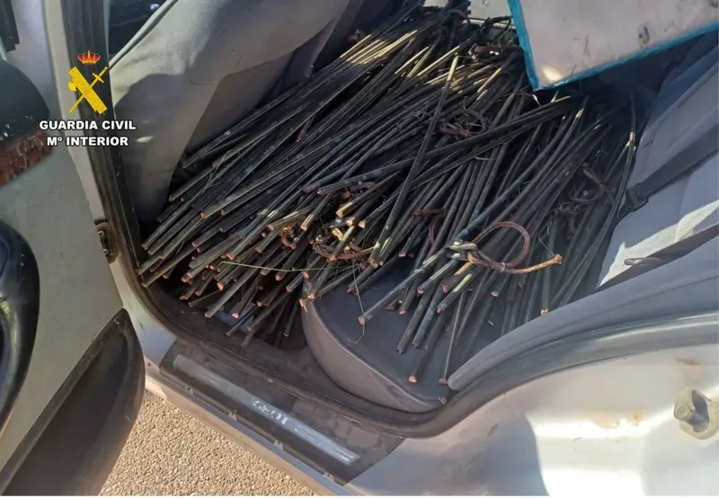 Parte del material incautado a los dos detenidos acusados de robar presuntamente m&aacute;s de un centenar de catalizadores de un desguace de Murillo de Leza (La Rioja).