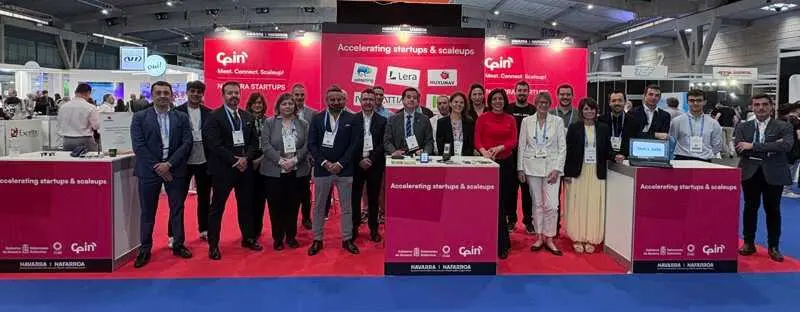El consejero Irujo junto a los representantes navarros que participan estos d&iacute;as en la feria Advanced Factorie.
