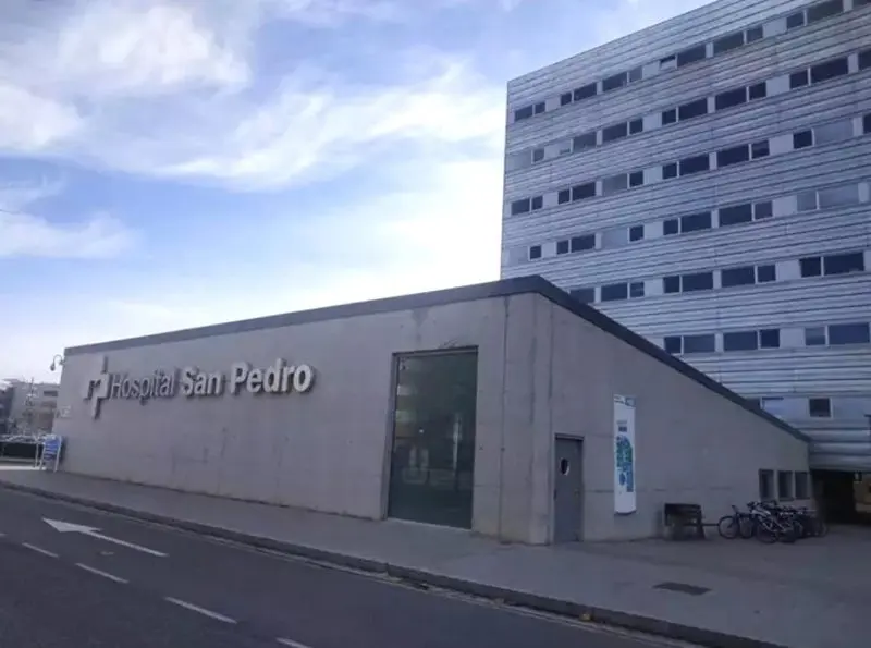 Archivo - El herido ha sido trasladado al Hospital Universitario San Pedro de Logro&ntilde;o.