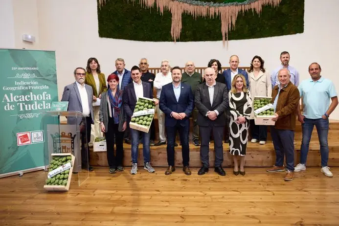 El consejero de Desarrollo Rural y Medio Ambiente, Jos&eacute; Mari Aierdi, participa en el 25 aniversario de la IGP Alcachofa de Tudela. I&Ntilde;IGO ALZUGARAY / GOBIERNO DE NAVARRA