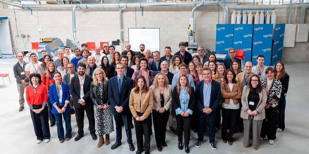 Representantes de la UPNA, el Ayuntamiento de Tudela y m&aacute;s de 50 empresas de la Ribera durante la jornada de trabajo &ldquo;Ecosistema UPNA &ndash; Empresas Ribera&rdquo; (Blanca-Aldanondo)