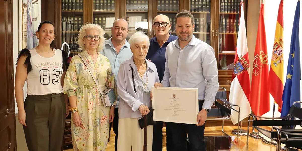 El Ayuntamiento de Tudela rindi&oacute; homenaje a Tejidos Castillo tras su cierre definitivo despu&eacute;s de 150 a&ntilde;os de actividad