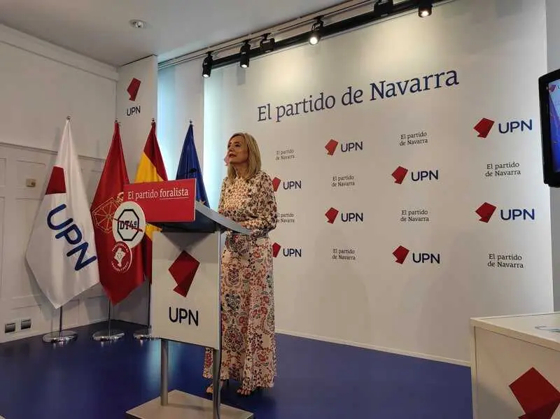 La presidenta de UPN, Cristina Ibarrola, en rueda de prensa.