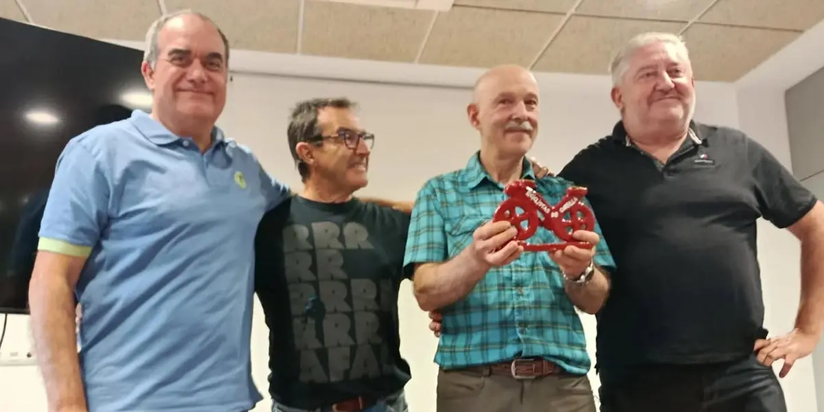 Jes&uacute;s Sukuntza recibi&oacute; el Premio Sostenibles