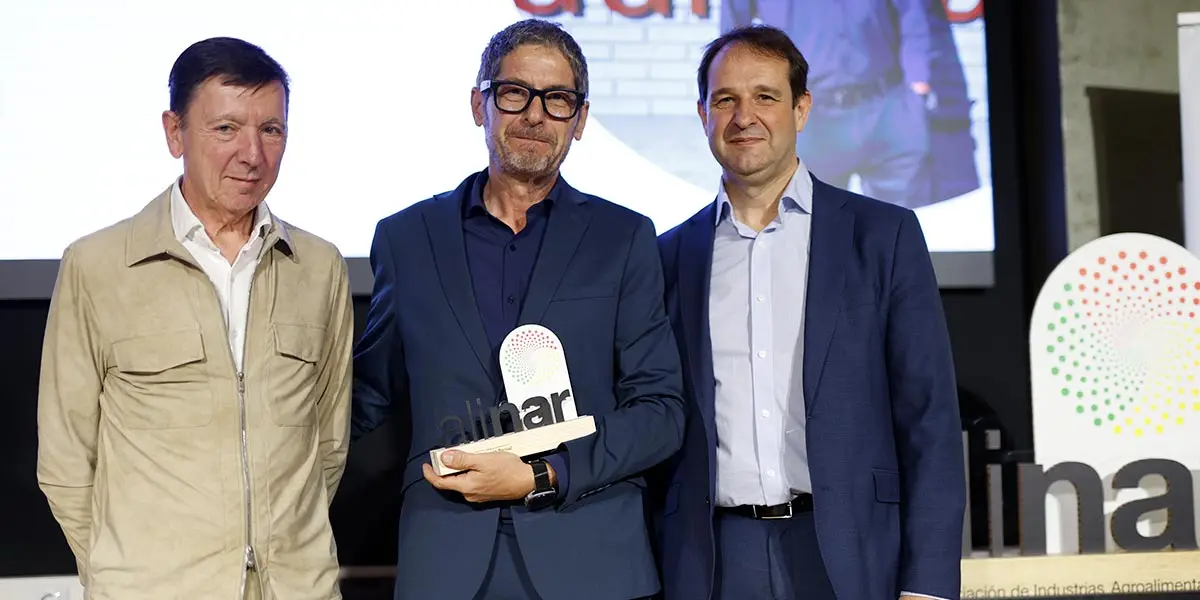Antonio Rodr&iacute;guez Bernal, director general de BS Edulcorantes, tras recibir el premio ALINAR a la trayectoria empresarial agroalimentaria